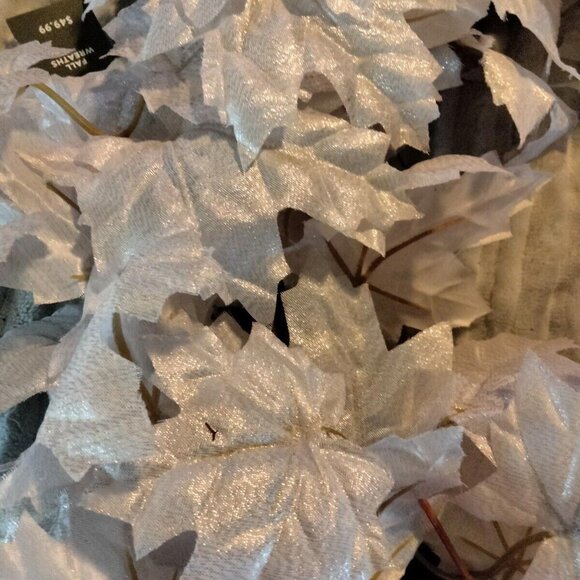 16" Artificial White And Silver Silk Leaf Door Indoor/Outdoor - Picture 2 of 6